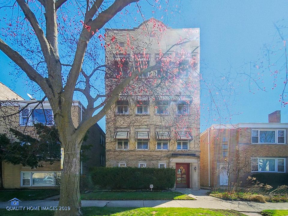 1st image of 7549 N Claremont Ave #3
