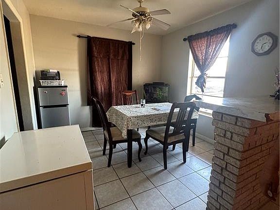 4th image of 715 N Saint Marie St