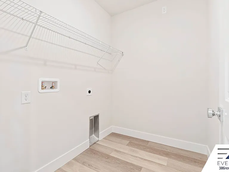 71 Point Of Woods Dr — Photo 28