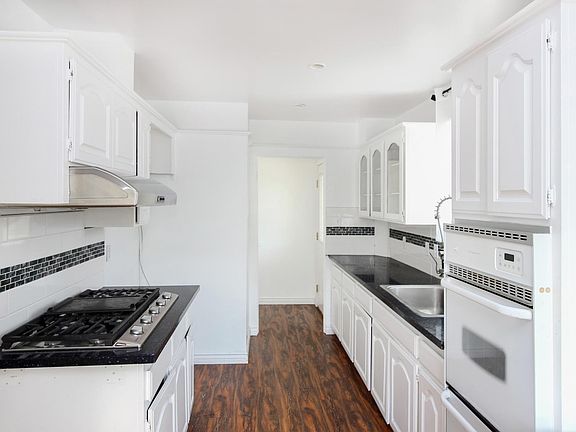 4th image of 17021 Gumbiner Dr