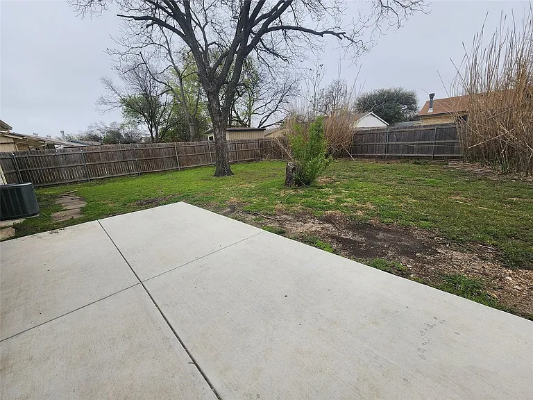 10129 Peppertree Ln — Photo 16