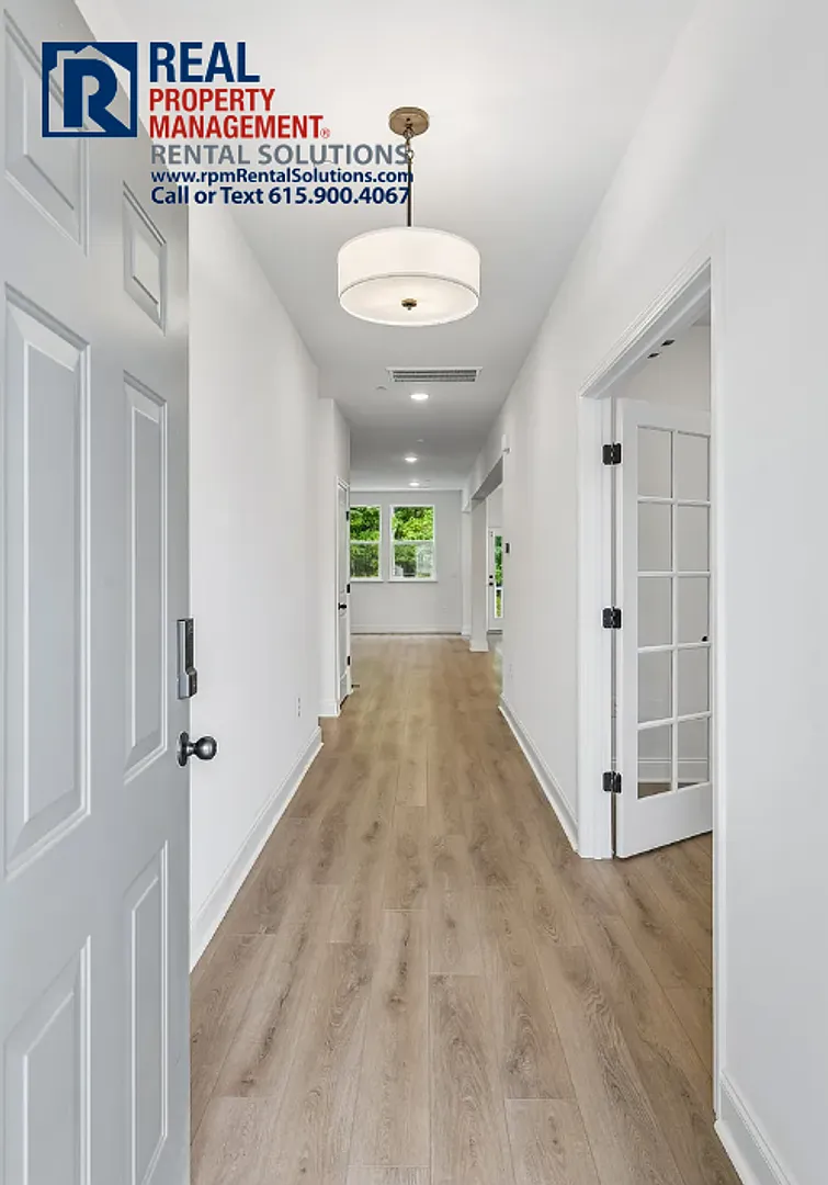 Luxury 5 bd 3 bath with office, bonus room and 3 car garage!! — Photo 4