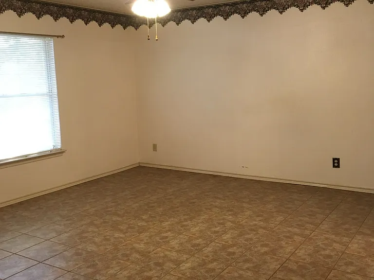 8003 Chestnut Manor Dr — Photo 6