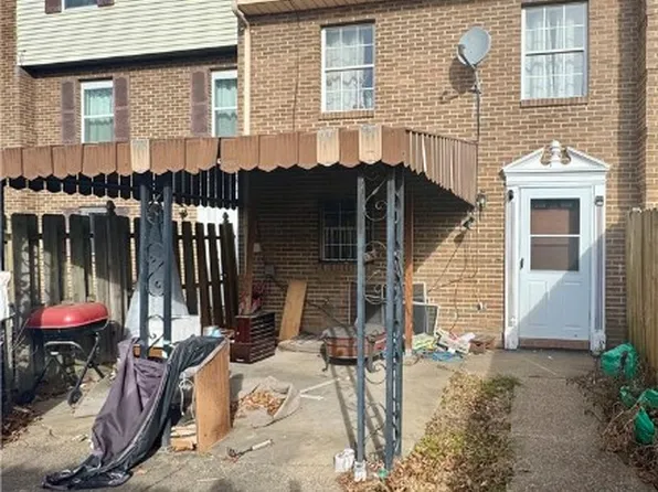 7305 Bennett St, Pittsburgh, PA 15208