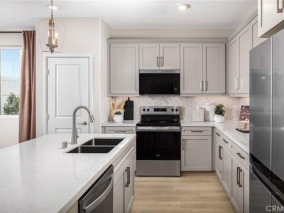 3rd image of 8440 Eureka St