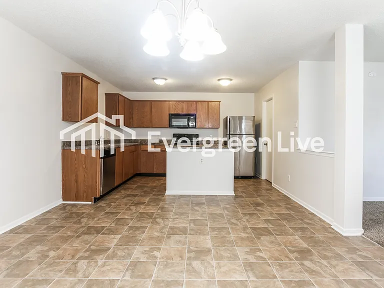 2329 Bridlewood Dr — Photo 5