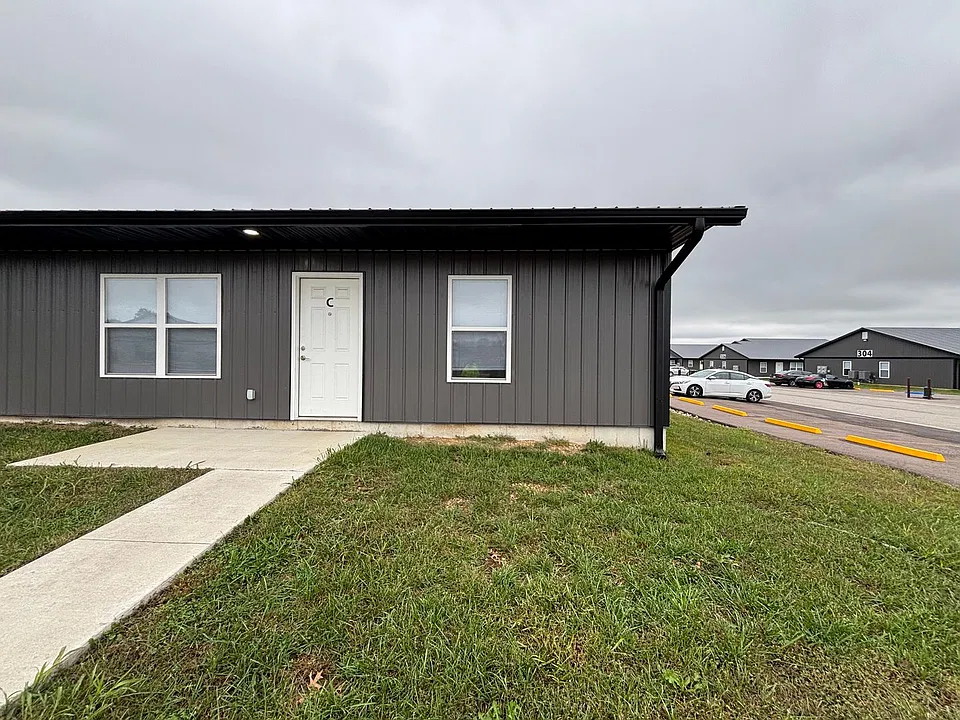 303 Grant Ct