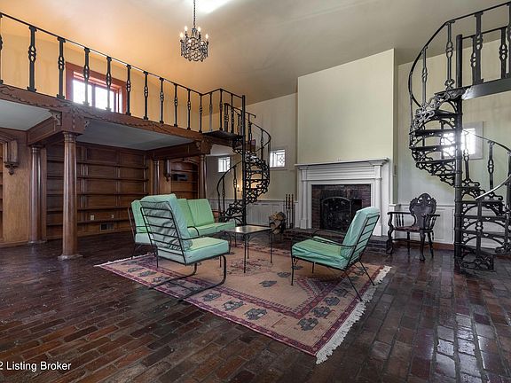2nd image of 616 Park Ave