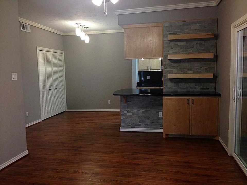 1st image of 2300 Augusta Dr APT 37