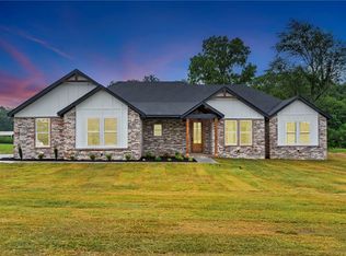 2831 Waukesha Rd, Siloam Springs, AR 72761