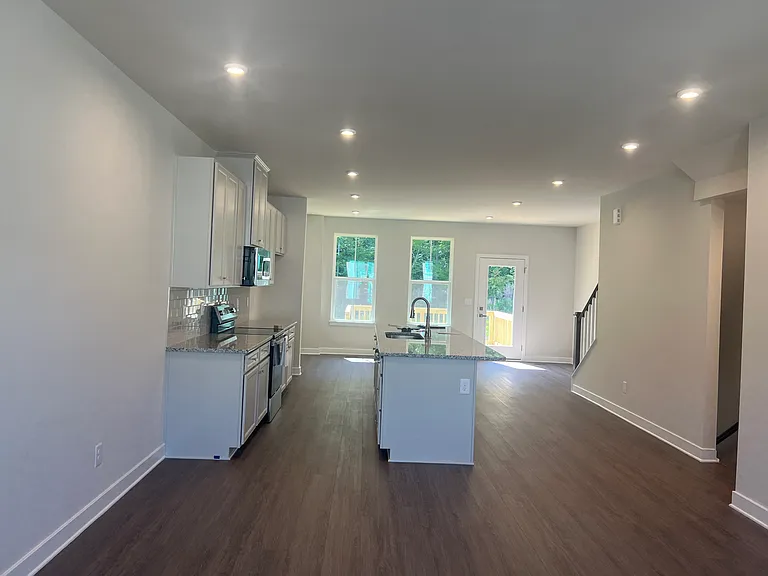 1420 Chowan Ave — Photo 4