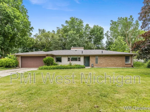 1938 Woodlawn Ave SE, Grand Rapids, MI 49506