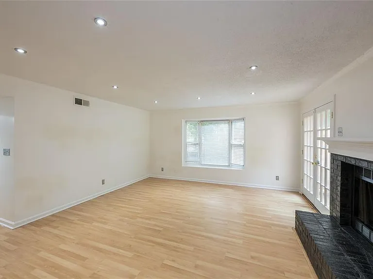 9070 Cobbler Ct — Photo 13