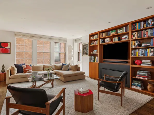 401 Hicks Street image 1 of 15