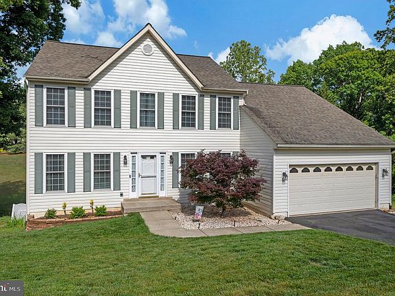 3rd image of 5 Oliver Ct