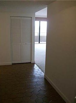 5th image of 251 Crandon Blvd APT 802