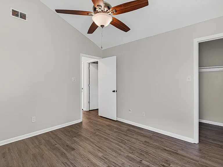 123 Basswood Ct — Photo 15