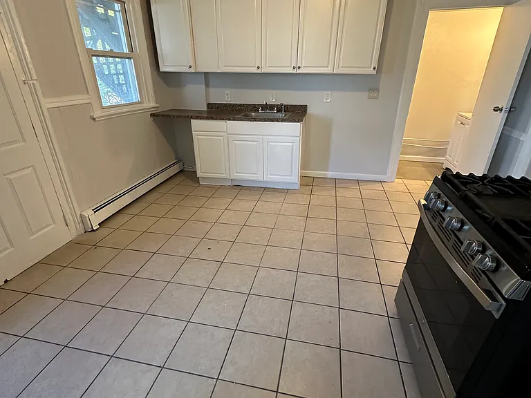 515 Jane St #1L — Photo 16