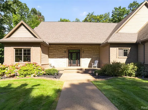3640 Trefoil Trl, Ortonville, MI 48462