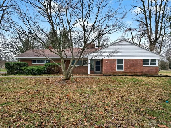 1697 Countryside Dr, Dayton, OH 45432