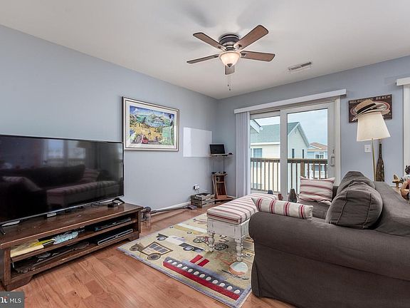 3rd image of 107 Dagsworthy Ave #Rb