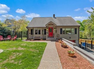 81 Fullers Ln, Milton, MA 02186