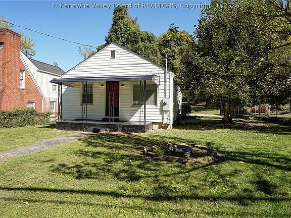 3rd image of 108 Hickory Rd
