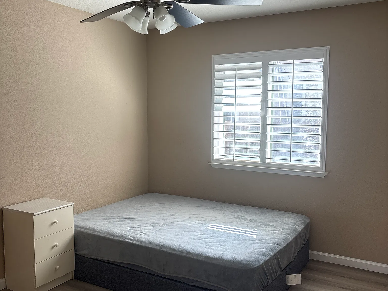 3 bed, 1620 sqft, $700 — Photo 3