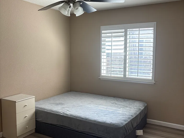 2862 E Eclipse Ave — Photo 3