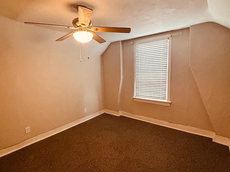 205 E Saint Louis St #6 — Photo 6