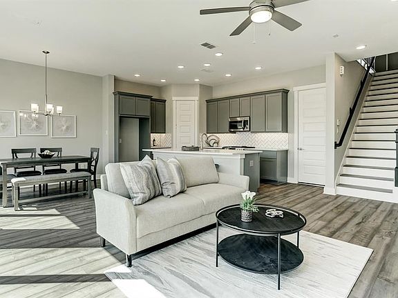 5th image of 10915 Brambling Wood Dr