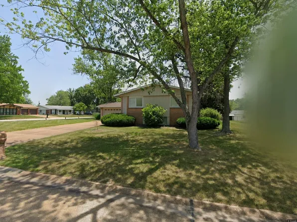 5134 Red Cedar Ct, Saint Louis, MO 63128
