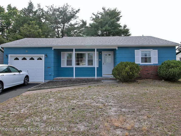 39 Stanford Drive, Toms River, NJ 08757