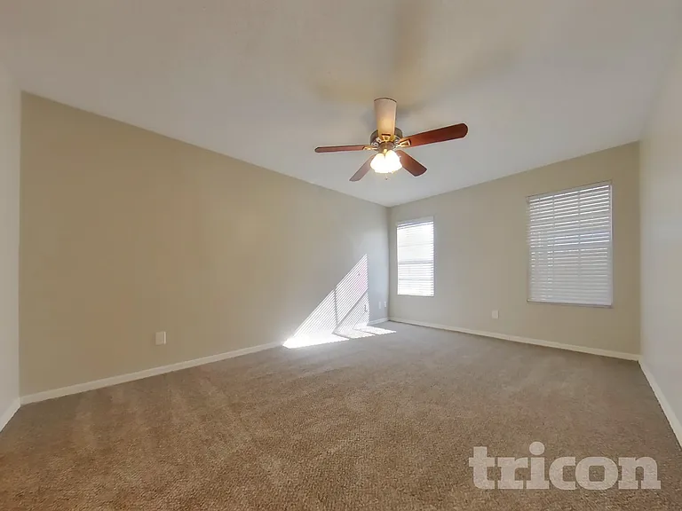 1627 Chatham Cir — Photo 8