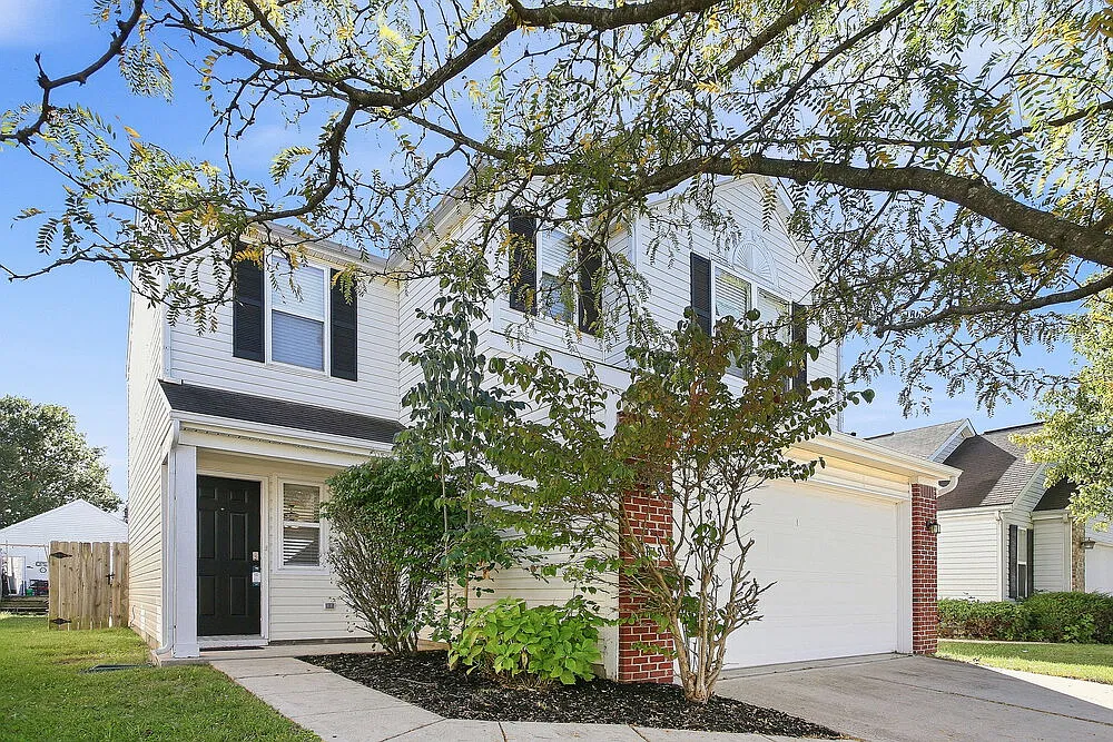 3 bed, 2.5 bath, 1550 sqft, $1,865 — Photo 2