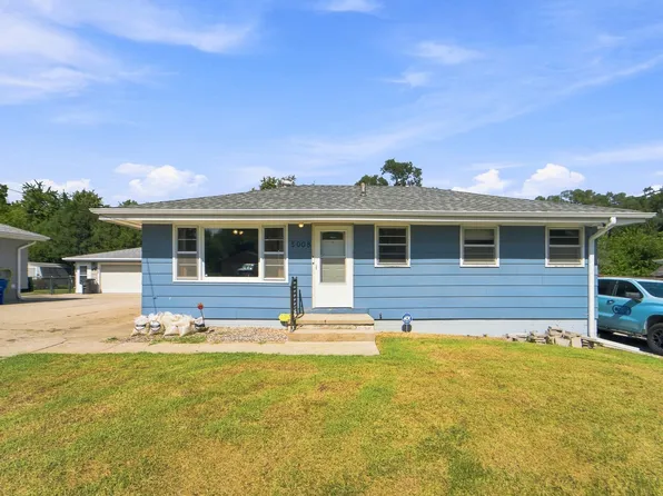 3008 E Shawnee Ave, Des Moines, IA 50317