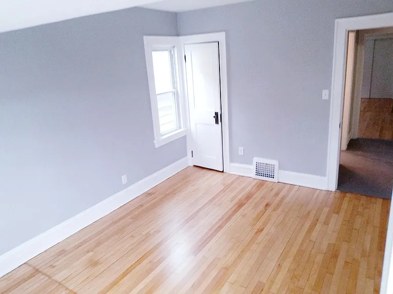 1737 S 70th St #LOWER — Photo 10