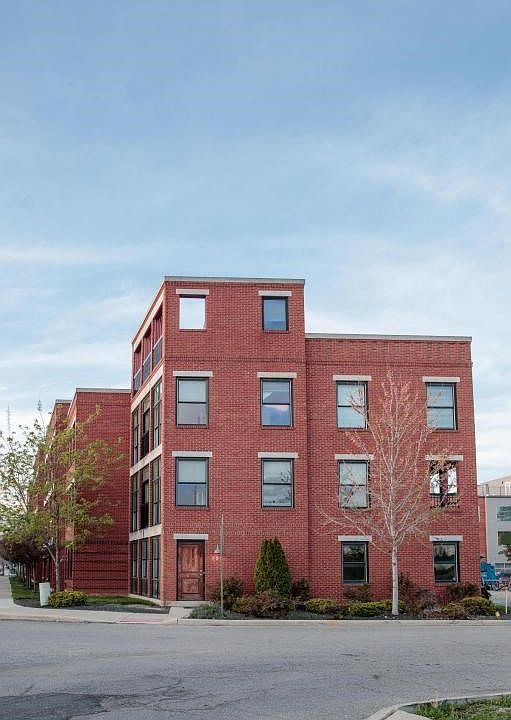 1st image of 222 Neruda Ave