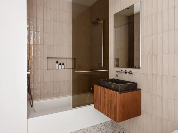 561 Broadway image 17 of 22