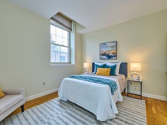 4th image of 10 Lincoln St #1D