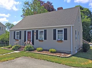 63 Miantonomi Ave, Middletown, RI 02842