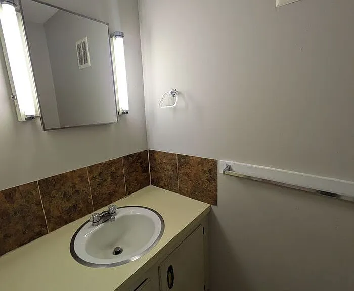 225 2nd St SE #9 — Photo 5