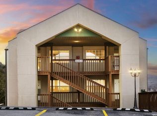 39 Lantern Bay Rd APT 5, Branson, MO 65616