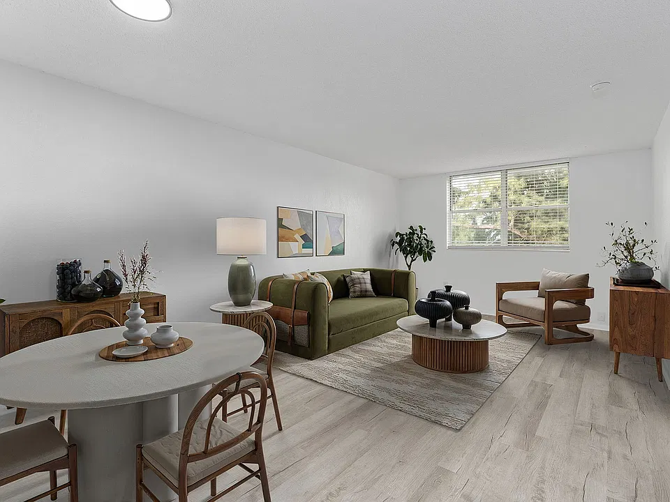 Dining and Living Area 1 (Web Quality) - Vista Shores