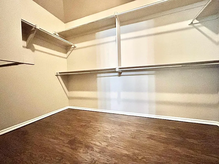 2222 Brook Dr — Photo 15