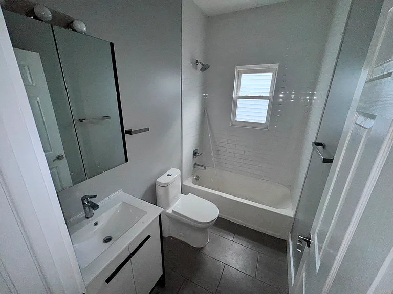 38 Tillinghast St #3RR — Photo 6
