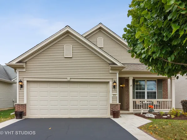 2894 Edgewater Dr, Elgin, IL 60124