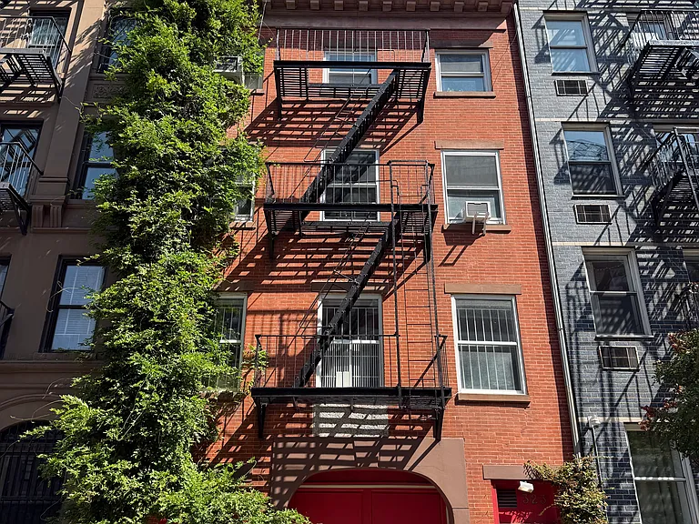 323 W 21st St #3 — Photo 10