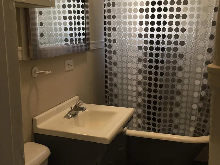 2727 N Lawndale Ave — Photo 10