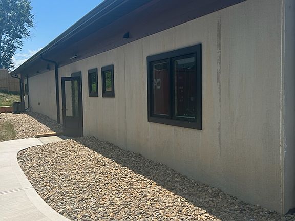 Entrance to 2 bed/2 bath